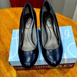 Life Stride Blue Heels Classic Elegance